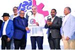 Artistas y figuras toman partido de cara a las elecciones del 19 de mayo