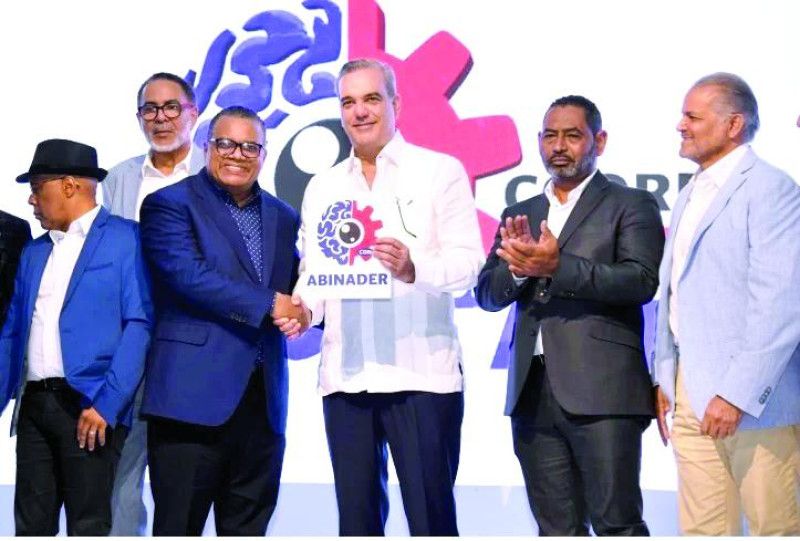 Artistas y figuras toman partido de cara a las elecciones del 19 de mayo