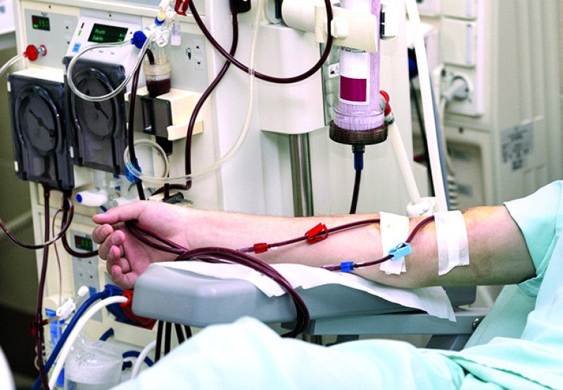 Colocan fístulas arteriovenosas a decenas de pacientes renales