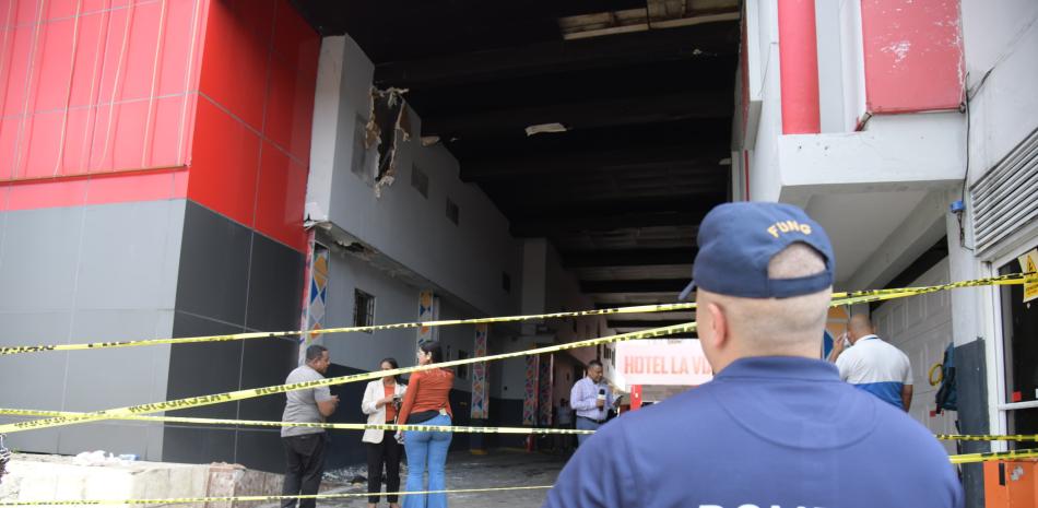 Cuatro personas pierden la vida durante incendio en Cabaña de Santo Domingo Este