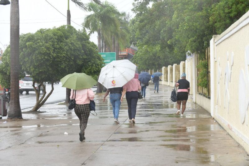 Se esperan aguaceros de moderados a fuertes y altas temperaturas para este lunes