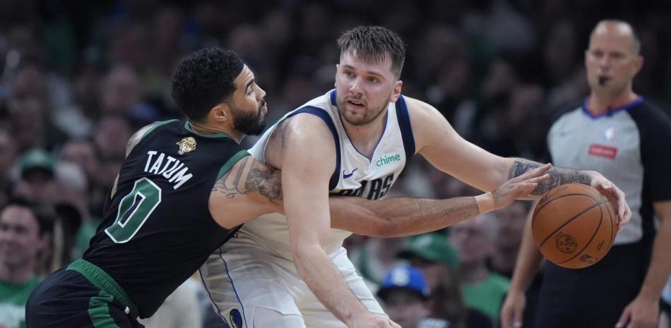 Celtics vencen a los Mavericks 105-98 y toman ventaja de 2-0