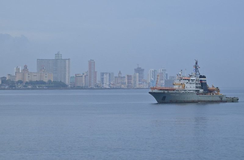 Llegan a puerto de La Habana barco y submarino nuclear de la Marina de Guerra rusa