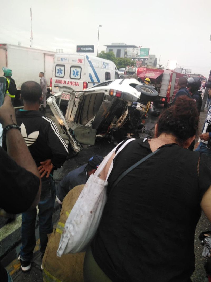 911: Trasladan a distintos centros a cuatro lesionados en accidente de la John F. Kennedy