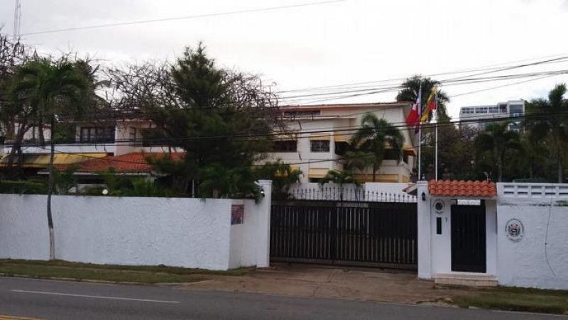 Abinader afirma RD acatará decisión de Venezuela de retirar representantes diplomáticos