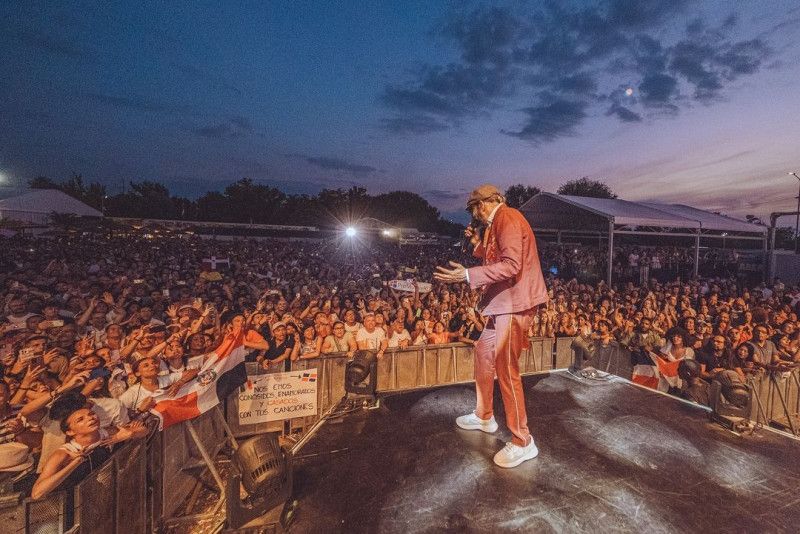 Juan Luis Guerra da en Málaga “un baño de bilirrubina” en su primer concierto en España