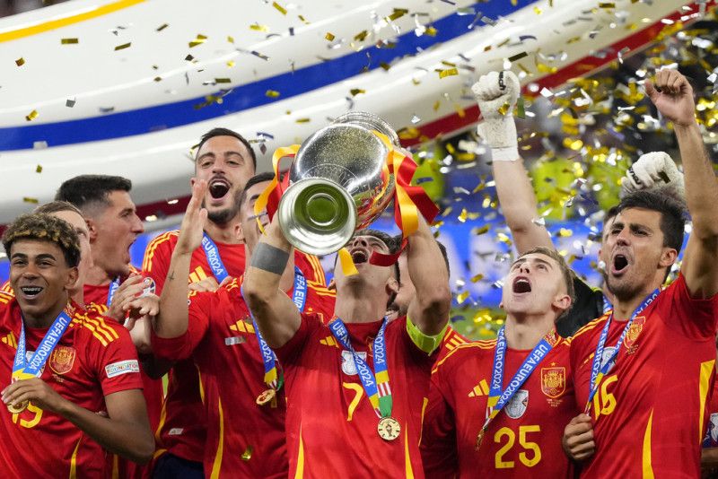 La música dominicana animó la celebración de los jugadores de España al alcanzar la Eurocopa