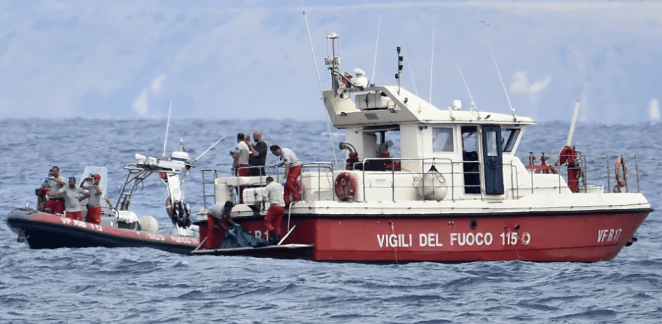 Encuentran cuerpo de última desaparecida en naufragio de yate en Italia donde iba magnate británico