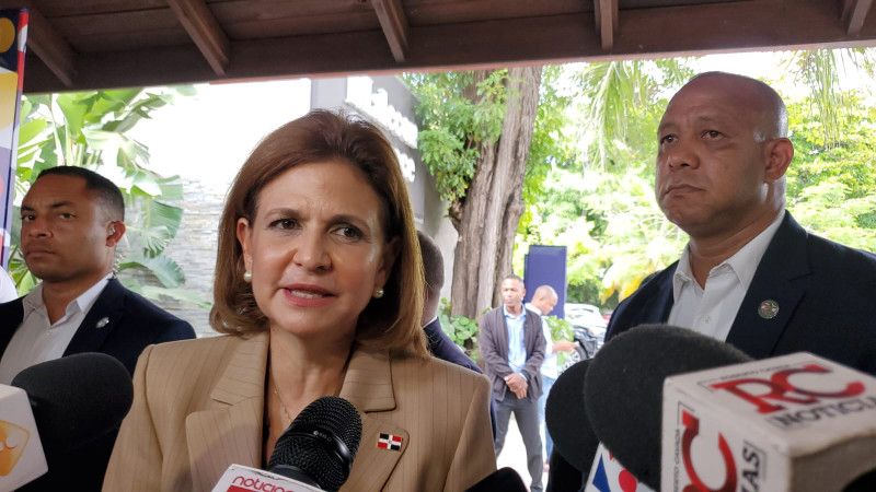 Vicepresidenta hace un llamado a las personas que no pagan la luz ante déficit en el sector