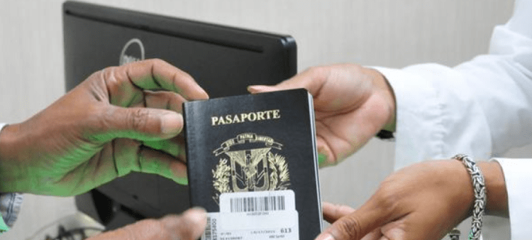 Suspenden licitación de pasaportes electrónicos