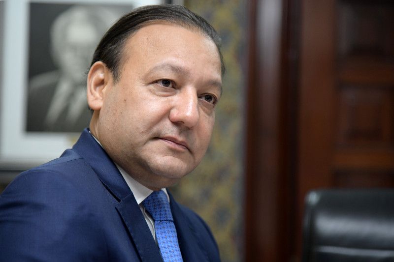 Abel Martínez reconoce relación con mujer pero dice fue consensuada y que ambos eran mayores de edad y solteros