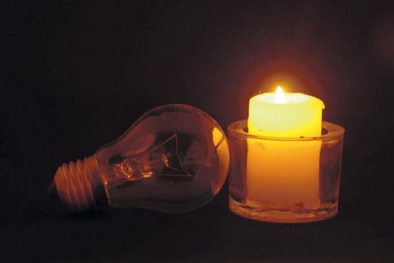 Sistema eléctrico en crisis: Préstamos multimillonarios y apagones persisten