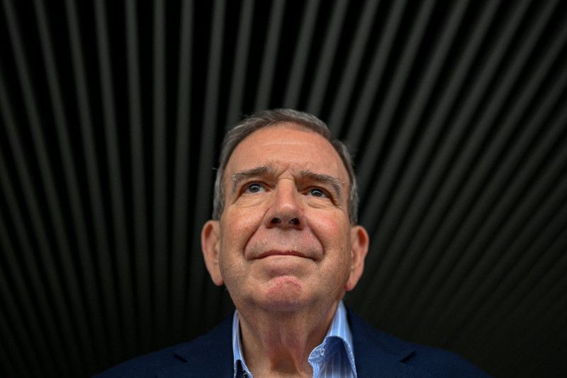 El opositor venezolano Edmundo González mantendrá “la lucha” desde España