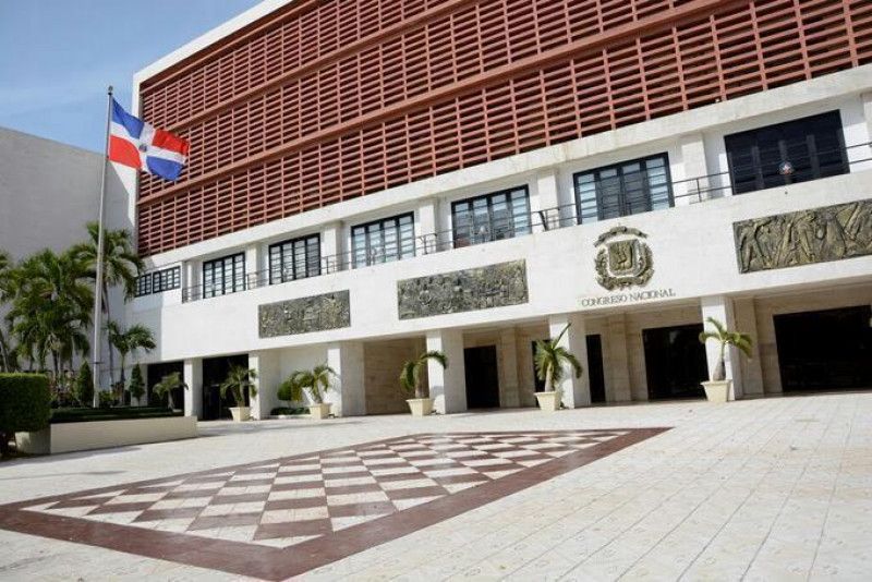 Anteproyecto de ley buscará haitianos soliciten autorización del Poder Ejecutivo para comprar viviendas en RD