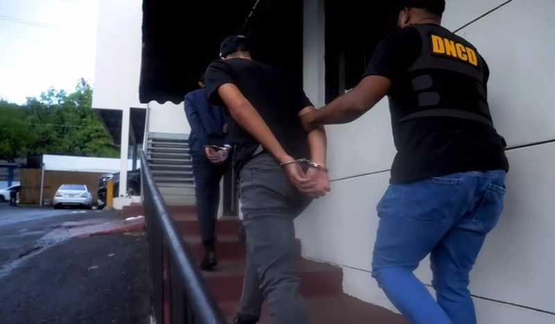 Apresan a exmiembros de la DNCD y Cesac por tráfico de drogas