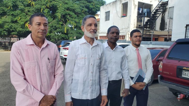 ADP paraliza la docencia en 63 centros educativos de Santiago