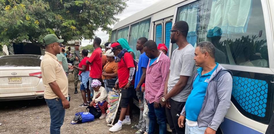 Ejército detiene a traficante de indocumentados en Monte Cristi