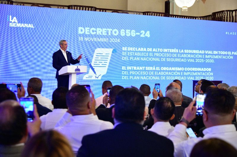Abinader anuncia al país Pacto por la Seguridad Vial