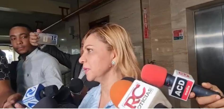 Soraya Suárez dice que si van a eliminar privilegios que sea a todos, no solo a los diputados