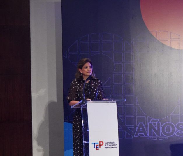 Raquel Peña dice que fuga de cerebros es de los retos más preocupantes de la sociedad