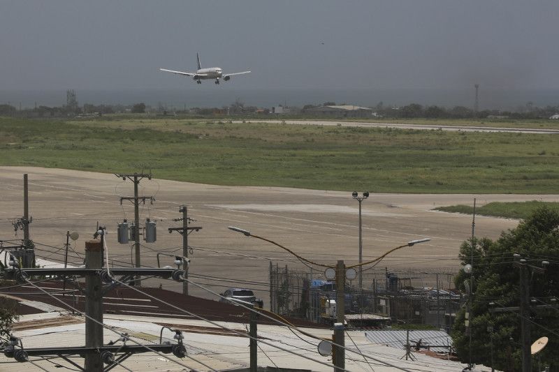 El principal aeropuerto de Haití reinicia sus operaciones tras un mes cerrado