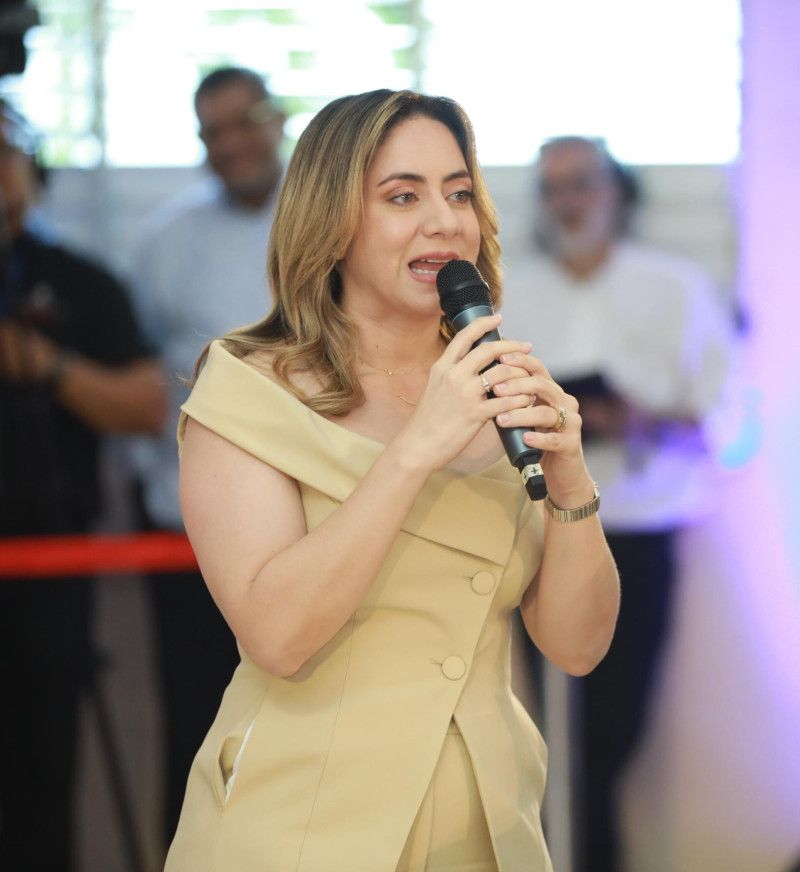 Gloria Reyes explica programa Supérate solo maneja 10% de los bonos navideños