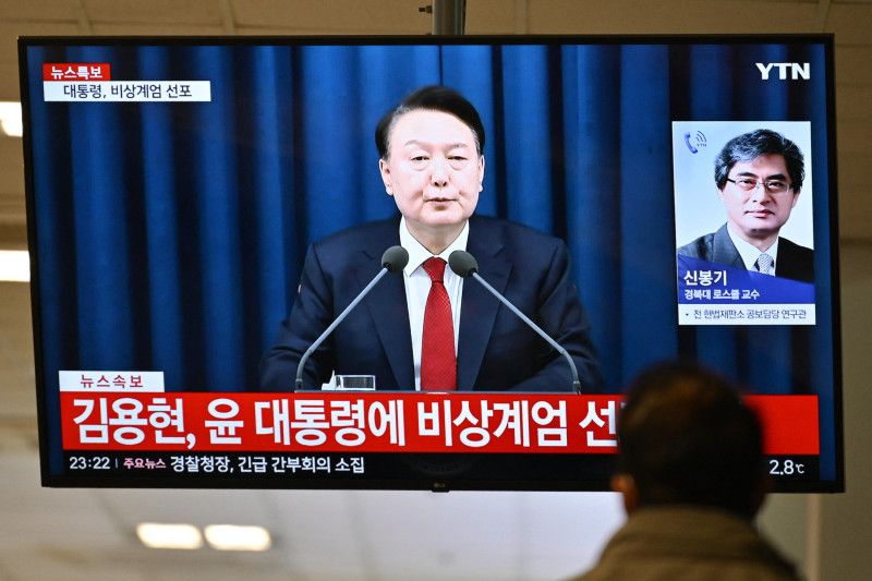 Presidente de Corea del Sur se aferra a su cargo tras el fracaso de la ley marcial