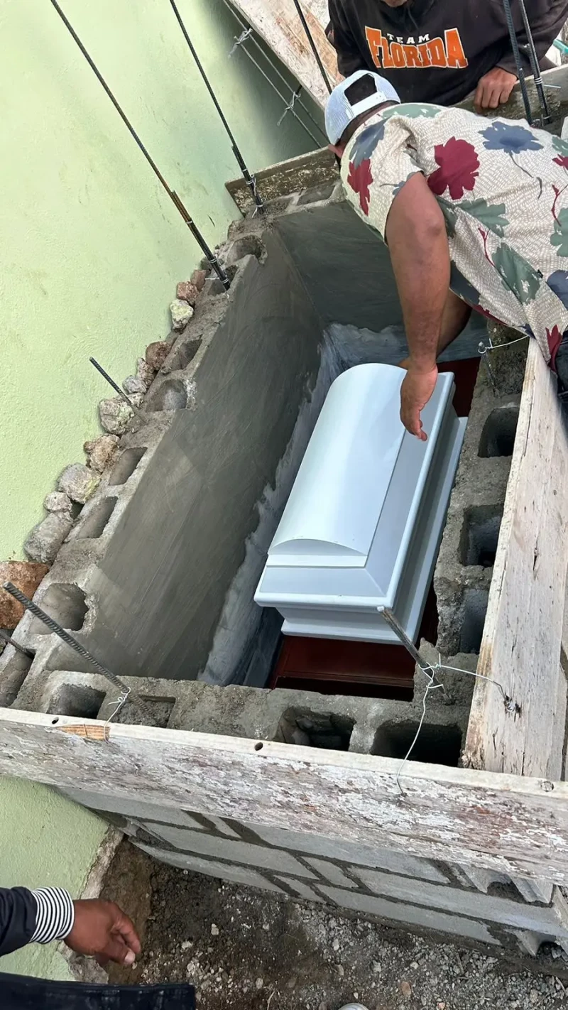 Madre da versión de muerte de sus niñas, una de 2 años y otra de seis meses; Policía investiga