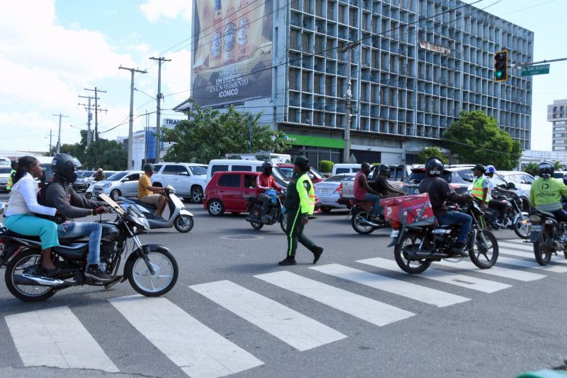 El 90% de los cascos protectores que se usan aquí no están certificados