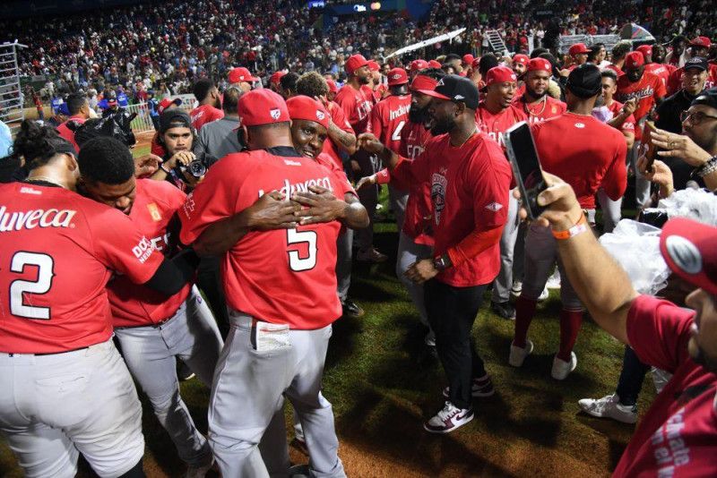 Abinader felicita a los Leones del Escogido