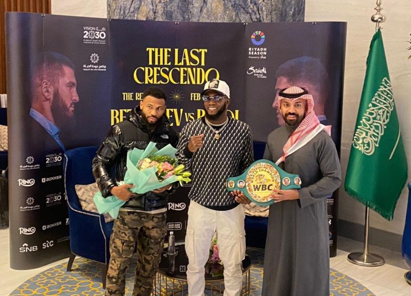 “Caballo Bronco” Adames instaló su campo de entrenamientos en Arabia Saudita