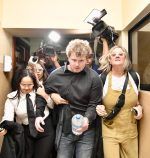 Tribunal acoge habeas corpus de Joshua Steven Riibe, quien estuvo adusto, nervioso y pensativo