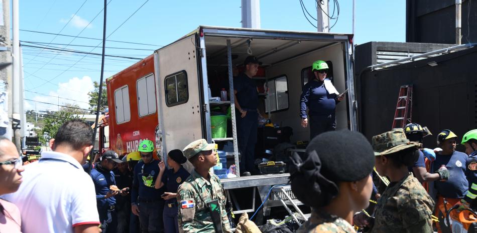 COE reporta que aumentaron a 44 los fallecidos y a 146 los trasladados por tragedia en Jet Set