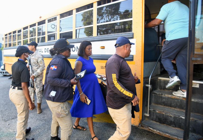 Migración inicia operativo en busca de indocumentados en los hospitales