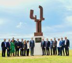 Rey de España y el presidente Abinader participan en la inauguración del monumento “Flame”