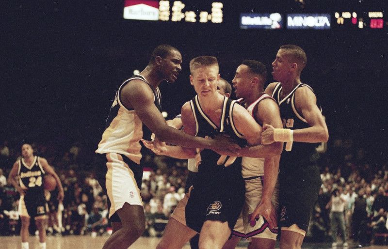 Pacers-Knicks renuevan su rivalidad con momentos memorables que involucran historias del pasado