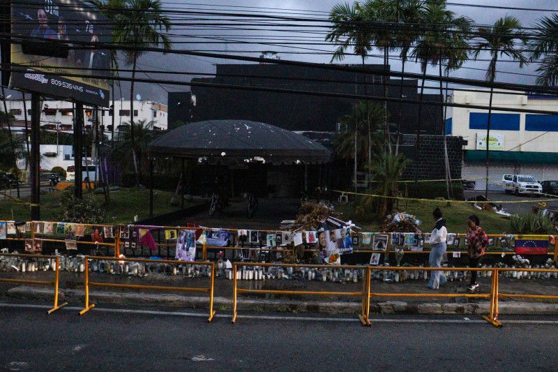 Abogados representantes de familiares de víctimas y personas heridas en la tragedia del Jet Set se quejaron de que el Ministerio Público no ha interrogado en primer lugar a los propietarios del establecimiento comercial.