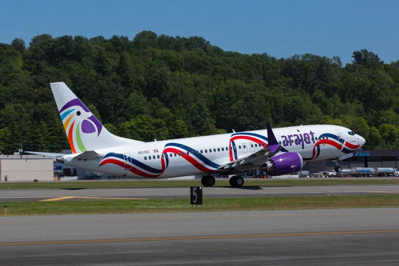 Mensaje de Abinader por nueva ruta aérea Santo Domingo–Newark operada por Arajet