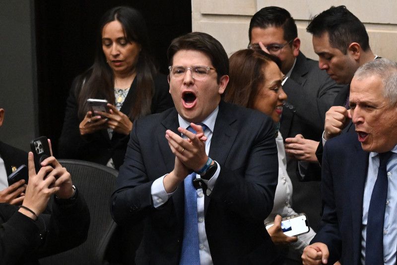 Llevan a cirugía de emergencia a Miguel Uribe Turbay por nuevo sangrado cerebral