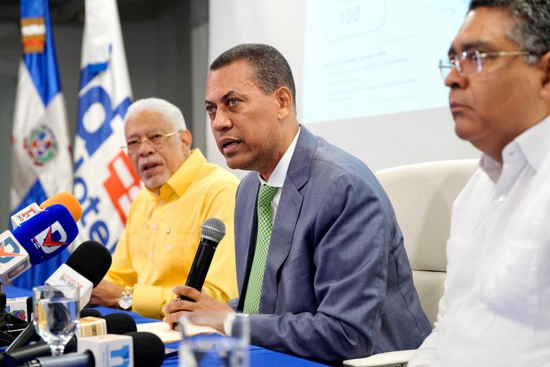 Indotel impone plazo a prestadoras para limpiar bases de datos y exigir cédula y foto para adquirir SIM