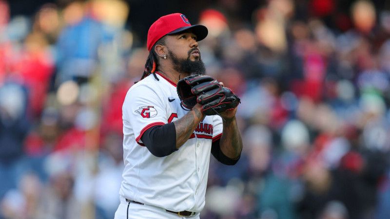 Emmanuel Clase es suspendido por Grandes Ligas, que lo investiga por apuestas deportivas