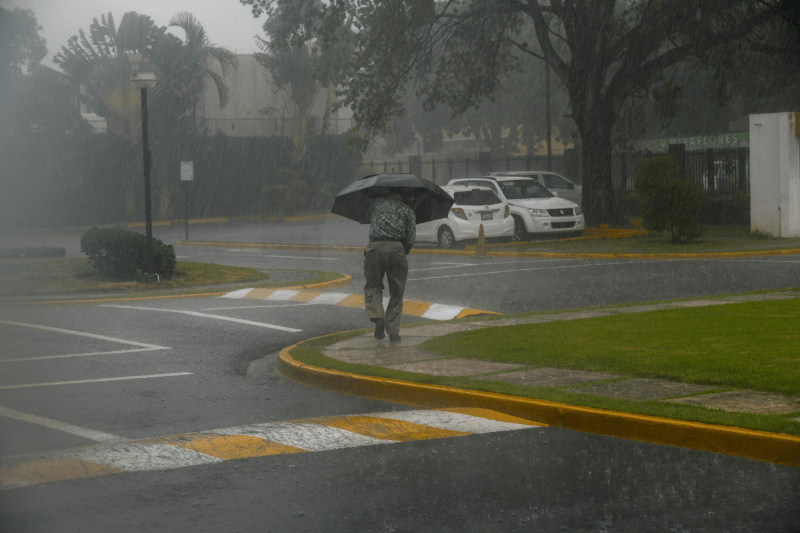 El clima para este miércoles bajo la incidencia de una onda tropical y el polvo del Sahara