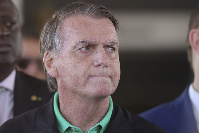 Policía de Brasil dice expresidente Jair Bolsonaro planeaba huir a Argentina para pedir asilo