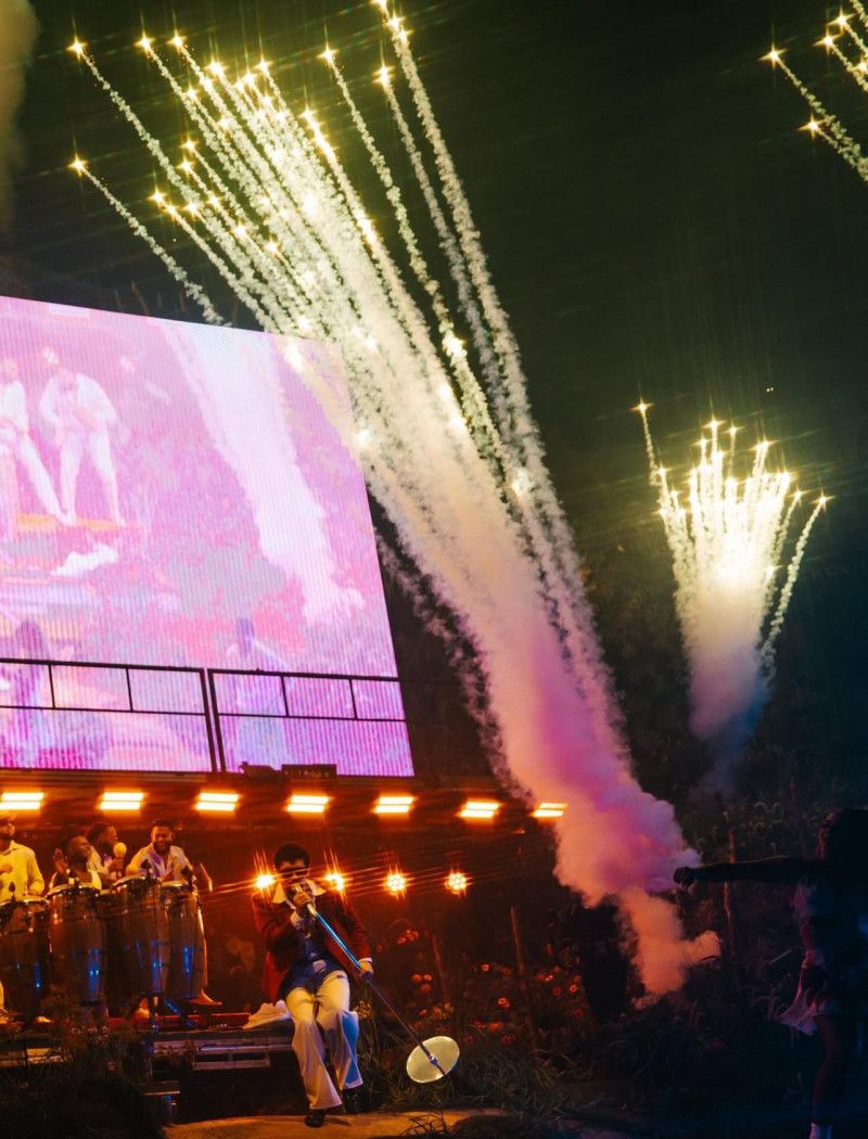 Bad Bunny pone a “perrear” a personas con discapacidad auditiva al ritmo de los intérpretes de señas Bad Bunny pone a “perrear” a personas con discapacidad auditiva al ritmo de los intérpretes de señas