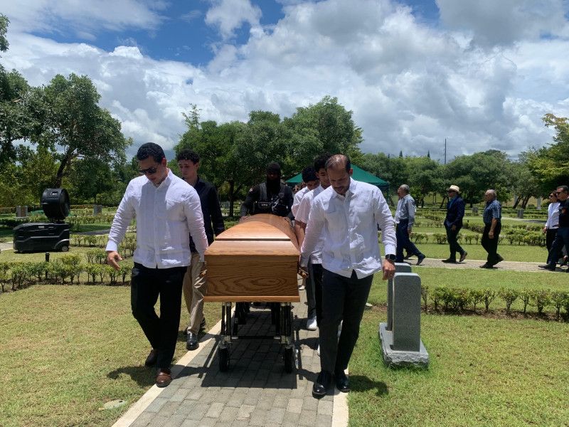 Sepultan restos del exministro de Cultura José Rafael Lantigua