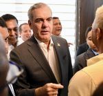 Abinader dice alcaldías tardaron en ejecutar fondos para aceras y contenes por falta de experiencia