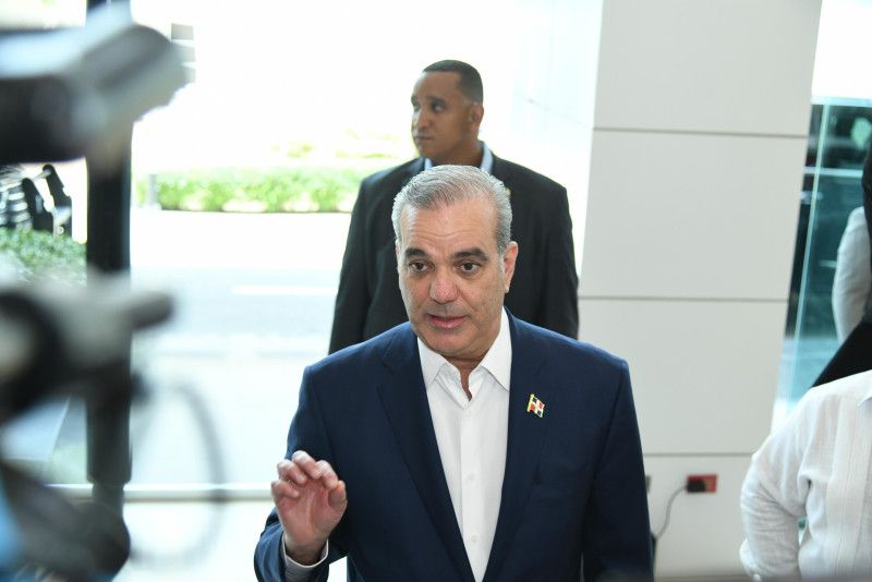 Los 3 factores de los apagones, según Abinader: Tardanza en entrada de nuevos megas, alta demanda y sargazo