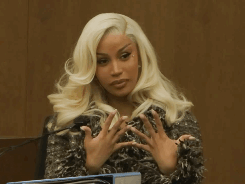 Cardi B se percibe incómoda durante juicio por supuesto altercado con guardia de seguridad