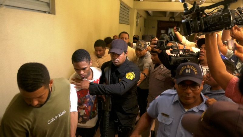 Víctima de violación grupal revive dolor durante audiencia