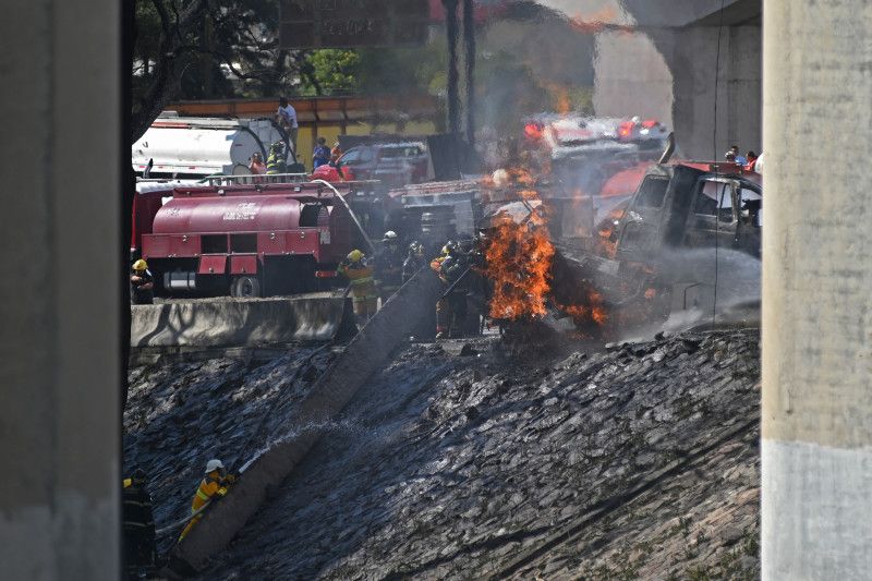 Sube a seis el número de muertos por explosión de camión de gas en Ciudad de México